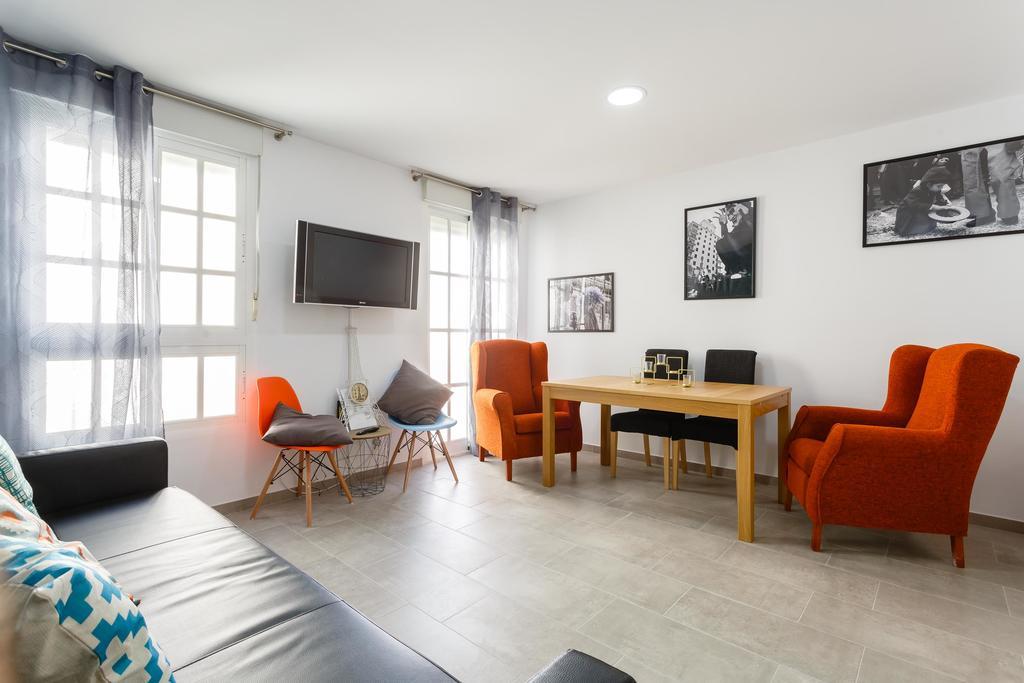 Pasacalles By Cadiz4rentals