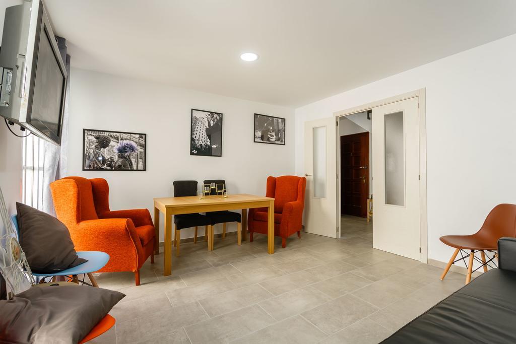 Pasacalles By Cadiz4rentals *